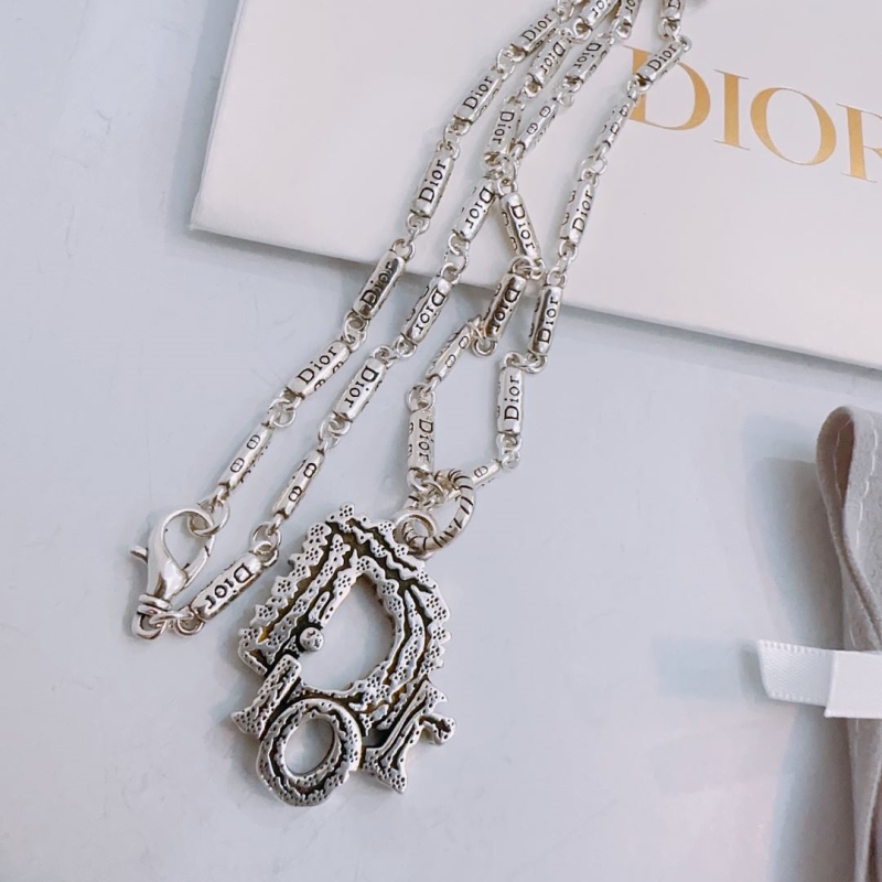 chr1st1an D10r necklaces